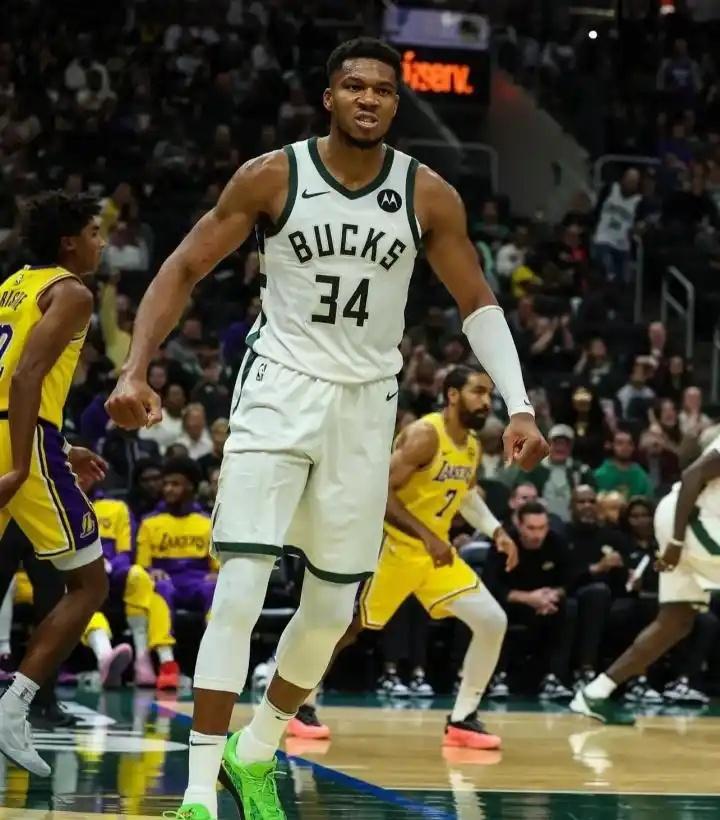 世俱杯参赛资格-公牛轻取雄鹿，浓眉一己之力扛起全队的简单介绍