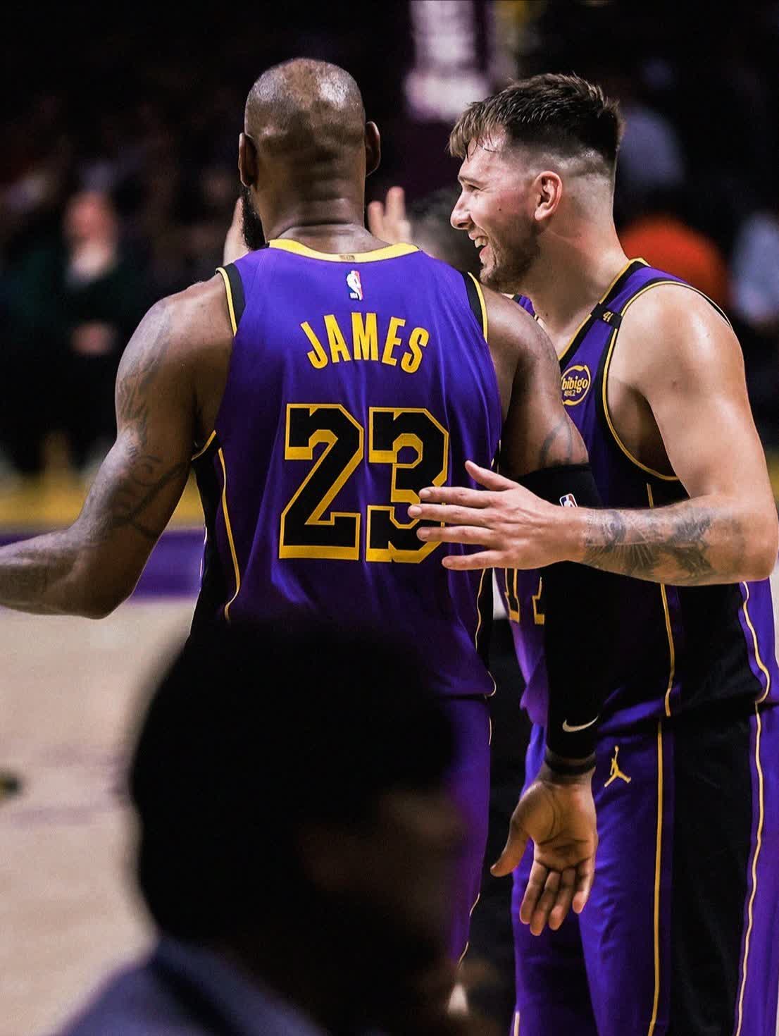 世俱杯赛程-关于独行侠强势湖人B队,拉文统治全场的信息