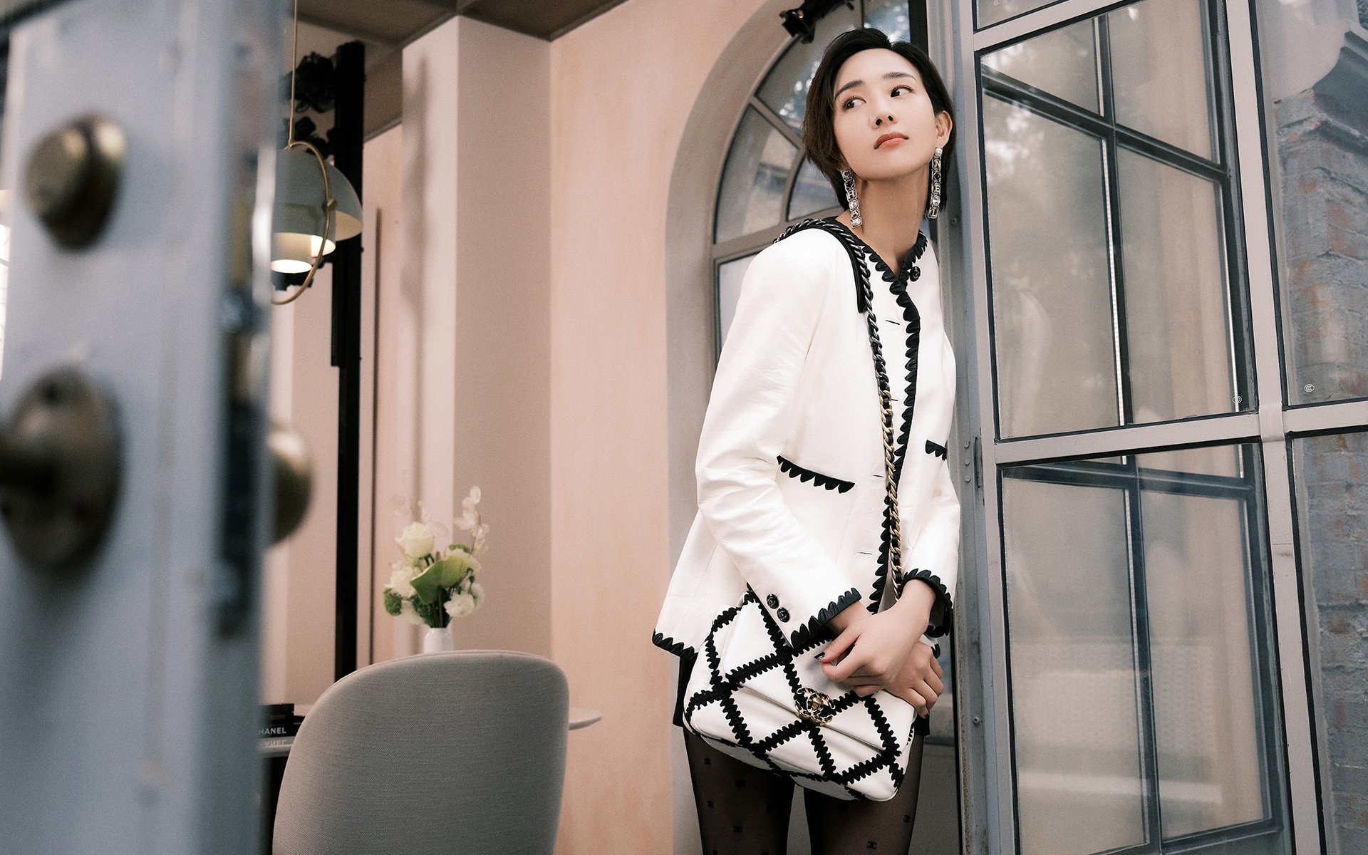 世俱杯奖金-冰与火之歌，爱德华兹爆发如烈焰，奇才防守锁死新疆如寒冰